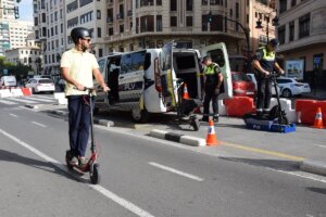 Valencia presenta un nuevo dinamómetro pionero en España capaz de detectar el exceso de velocidad en patinetes eléctricos